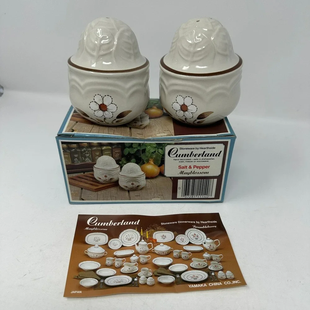 Hearthside Salt Pepper Shakers Unisex OS White Cumberland Mayblossom Stoneware